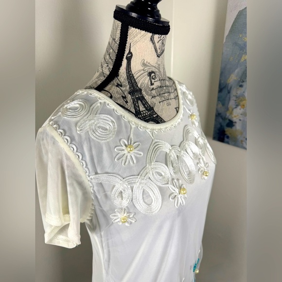 Chic White and Blue Floral Embroidered with Beading Women's Blouse - Picture 8 of 9